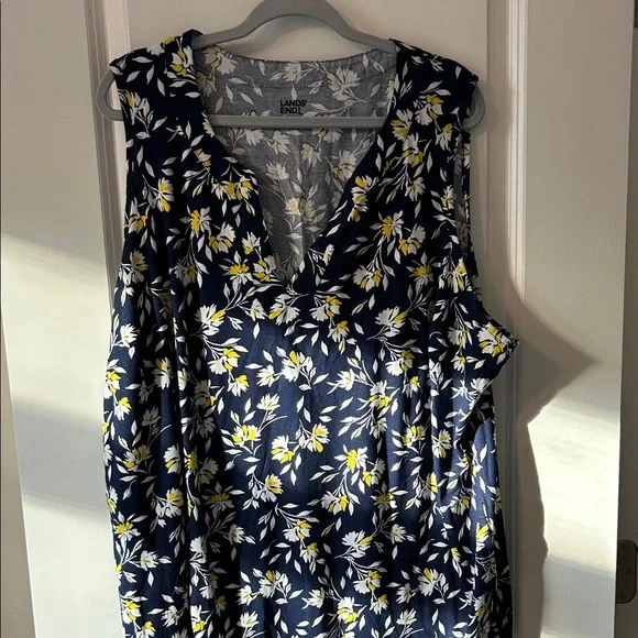 Land’s End Sleeveless Navy Dress with Yellow and White Daisy Floral Pattern - Picture 1 of 2